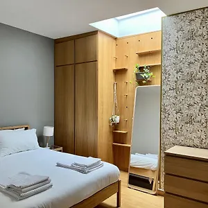 Appartamento Bilocale Su Corte Milanese, Milano